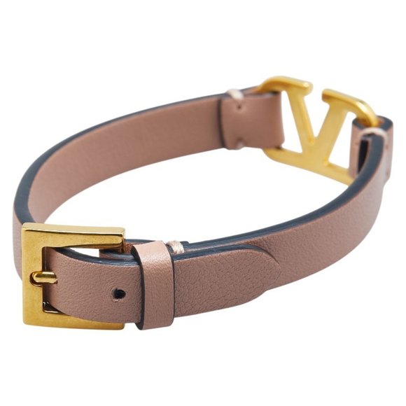 Valentino Garavani logo belt bracelet in beige and pink leather for women. main image 6